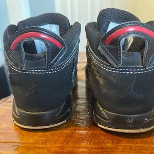 Size 6C Jordan sneakers. Worn previously